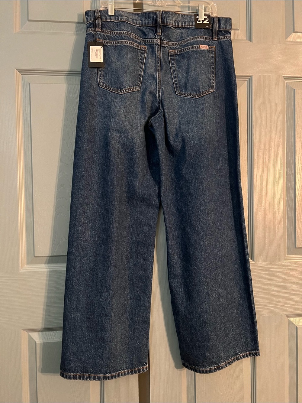 Joe’s Low-Rise Wide- Leg Tokyo. - Picture 2 of 5